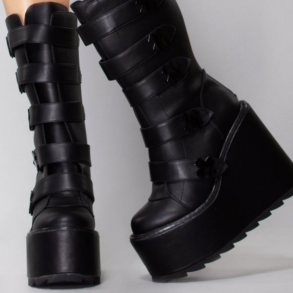YRU Shoes - YRU Dune Strapped X Platform Boots in Blackout